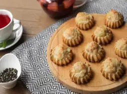 Перепечки с курицей, картофелем и сыром